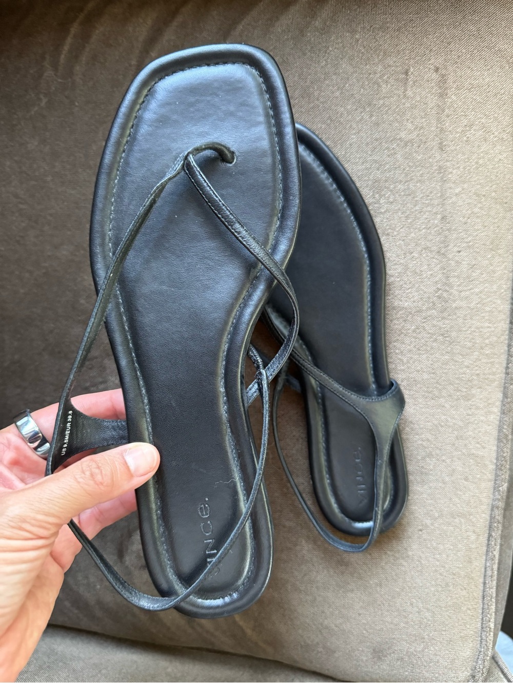 Women's Deana Leather Thong Sandals In black